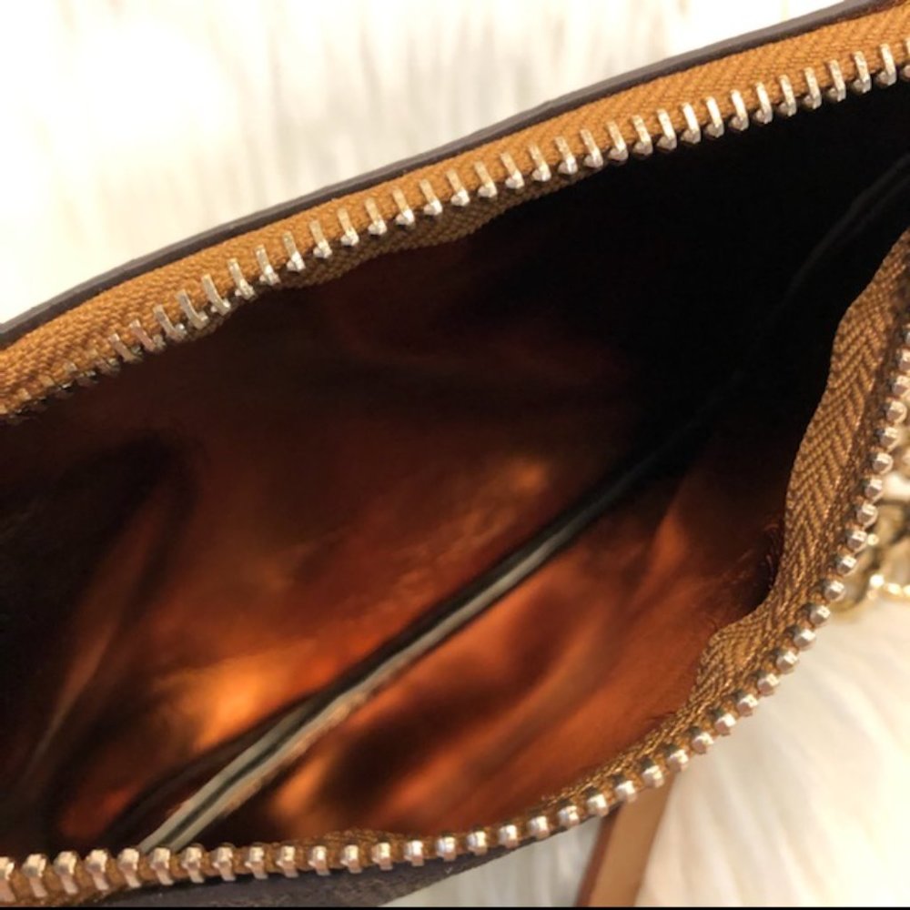 MICHAEL Michael Kors Belt Bag - Picture 7 of 7